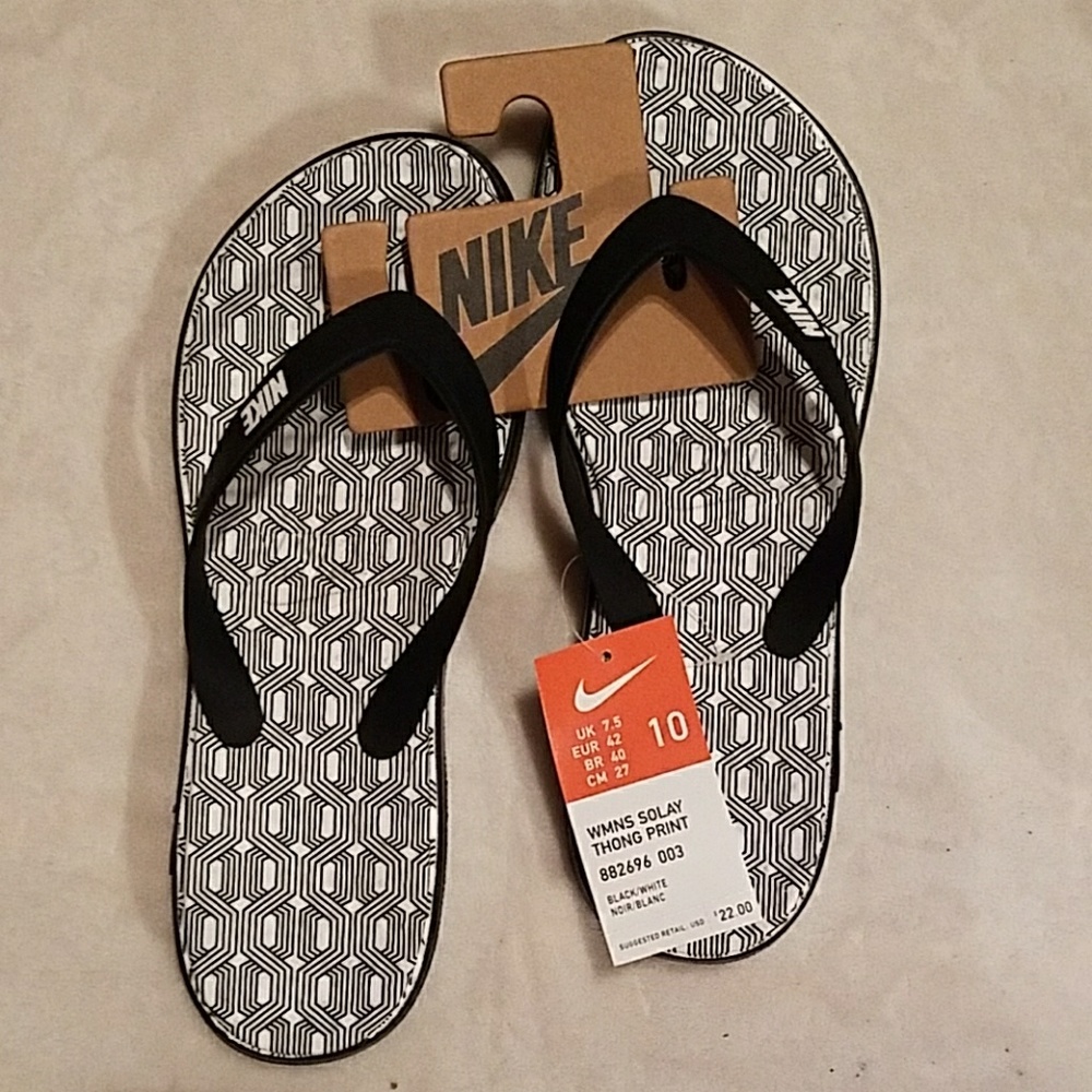 Women's Nike flip flops.